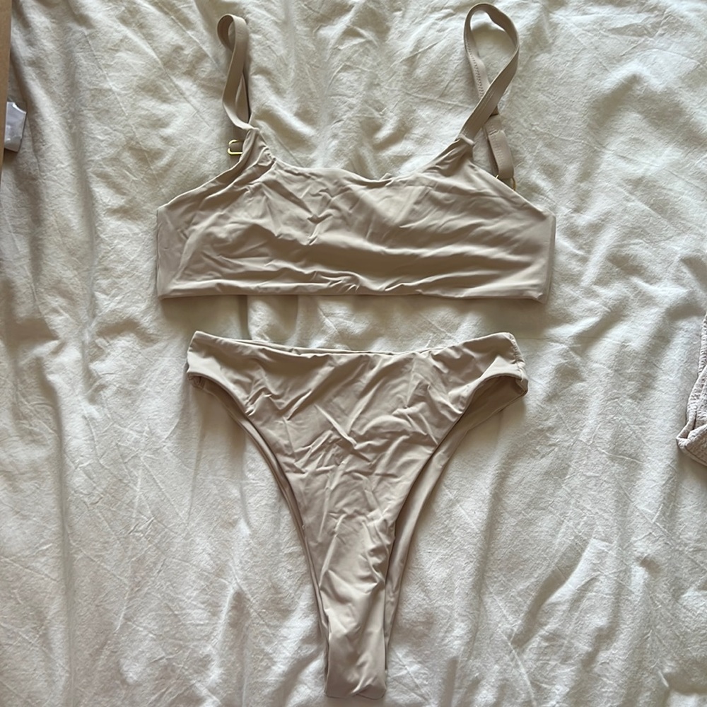 YOLANDA SWIM Cream bikini - Never worn - Top Size L Bottom size M